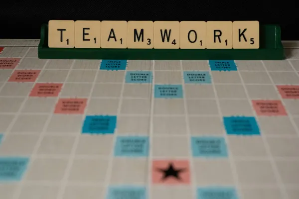 Scrabble Buchstaben Teamwork