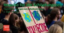 Quelle: Dr. Klaus-Uwe Gerhardt / pixelio.de und privat Menschenmass mit Plakat You Decide
