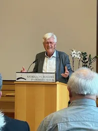 Der Redner Prof. Dr. Heinrich Bedford-Strohm, Vorsitzender des Weltkirchenrats