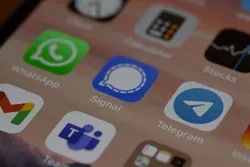 Display mit Messenger-Diensten